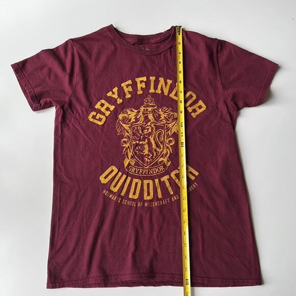 Harry Potter Gryffindor Quidditch Short Sleeve Tee in Maroon Yellow Size S - Picture 4 of 6